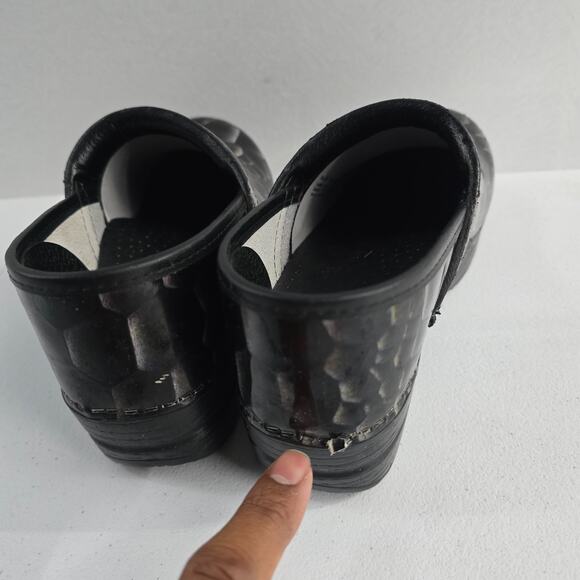 Dansko Women’s Professional Clogs Size 39 Black Embossed Patent Leather Slip - Picture 4 of 11